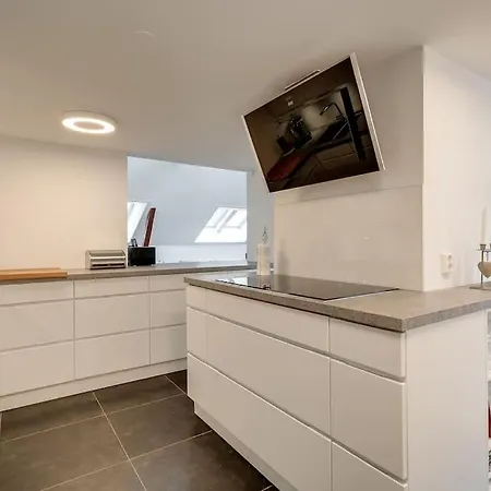 Large Lovely Penthouse Leilighet *